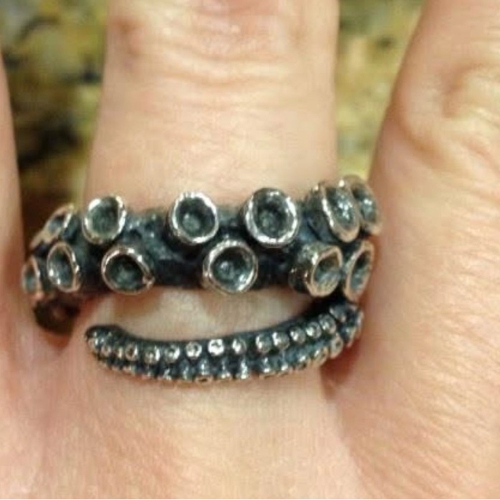 Sterling Silver Textured Wrap Ring in Dark Silver tentacles Cthulhu size 5
